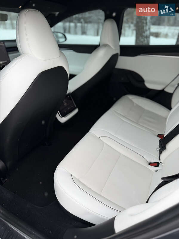 Ліфтбек Tesla Model S 2022 в Львові