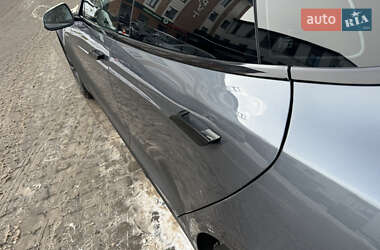 Лифтбек Tesla Model S 2014 в Коломые