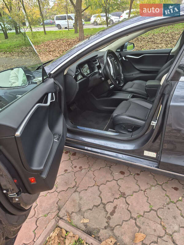 Ліфтбек Tesla Model S 2017 в Одесі фото 6 Ліфтбек Tesla Model S 2017 в Одесі