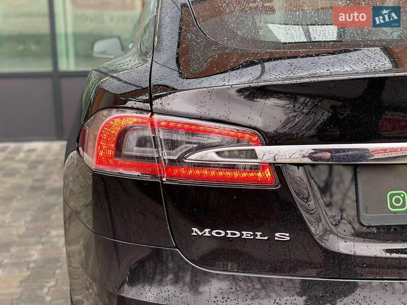 Лифтбек Tesla Model S 2019 в Киеве фото 12 Лифтбек Tesla Model S 2019 в Киеве
