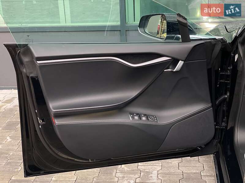 Лифтбек Tesla Model S 2019 в Киеве фото 18 Лифтбек Tesla Model S 2019 в Киеве