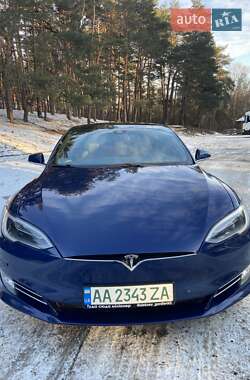 Ліфтбек Tesla Model S 2016 в Миргороді