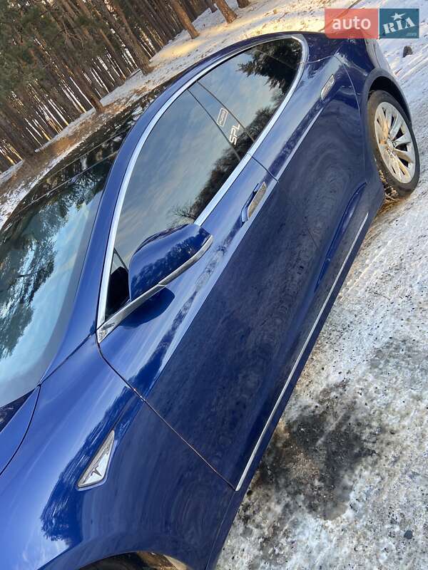 Ліфтбек Tesla Model S 2016 в Миргороді фото 26 Ліфтбек Tesla Model S 2016 в Миргороді