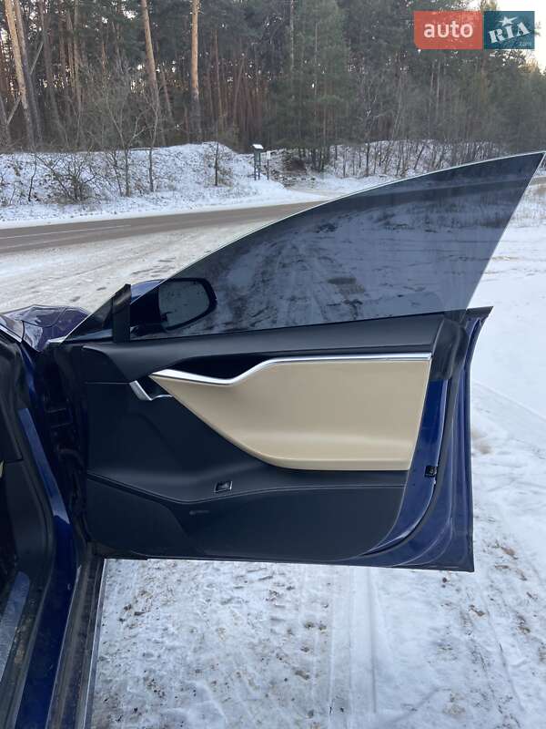 Ліфтбек Tesla Model S 2016 в Миргороді фото 21 Ліфтбек Tesla Model S 2016 в Миргороді