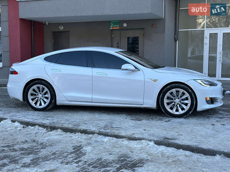 Ліфтбек Tesla Model S 2016 в Львові фото 4 Ліфтбек Tesla Model S 2016 в Львові
