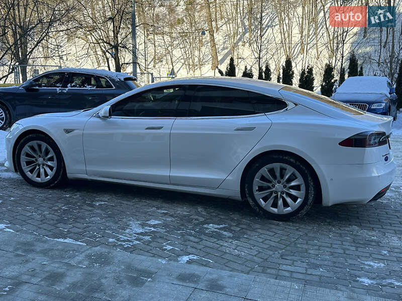 Ліфтбек Tesla Model S 2016 в Львові фото 8 Ліфтбек Tesla Model S 2016 в Львові