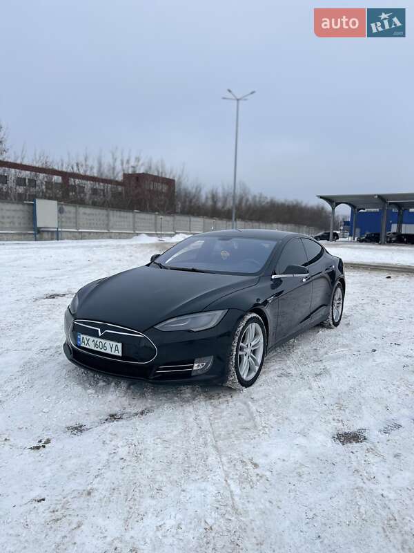 2014 Tesla Model-S, VIN 5YJSA1H19EFP43354:plate — фото 1 (autoria)