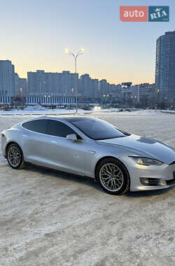 Лифтбек Tesla Model S 2014 в Киеве