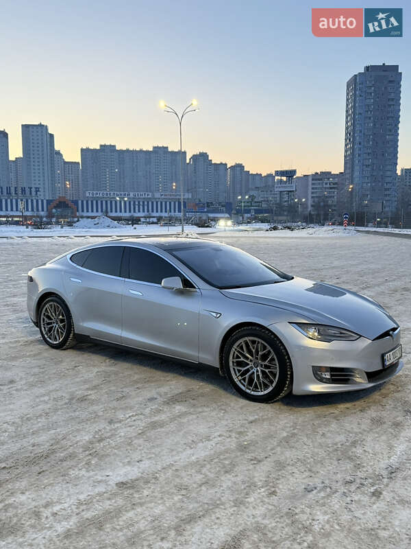 Tesla Model S 2014