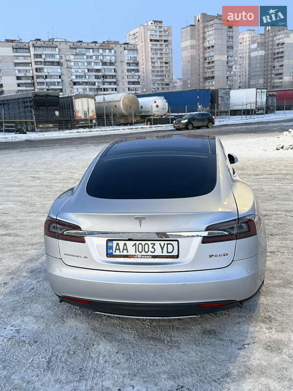 Лифтбек Tesla Model S 2014 в Киеве