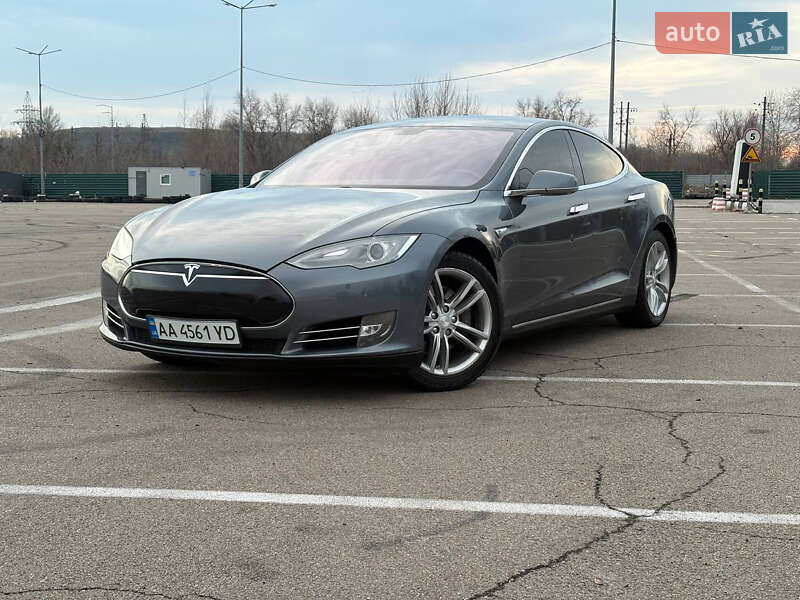 Ліфтбек Tesla Model S 2013 в Києві фото Ліфтбек Tesla Model S 2013 в Києві