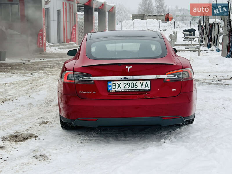 Ліфтбек Tesla Model S 2013 в Тернополі фото 17 Ліфтбек Tesla Model S 2013 в Тернополі