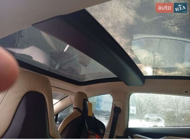 Лифтбек Tesla Model S 2013 в Киеве фото 5 Лифтбек Tesla Model S 2013 в Киеве