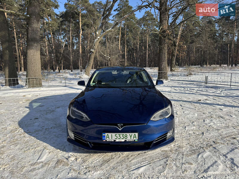 Лифтбек Tesla Model S 2016 в Киеве