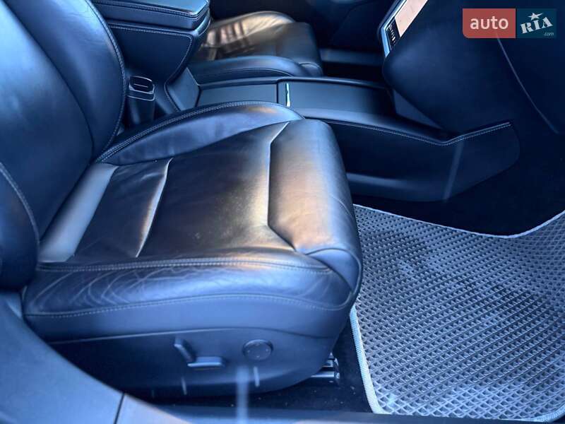 Лифтбек Tesla Model S 2017 в Коломые фото 23 Лифтбек Tesla Model S 2017 в Коломые
