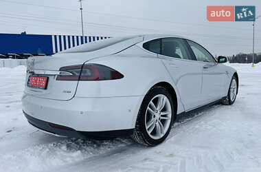 Лифтбек Tesla Model S 2015 в Ровно