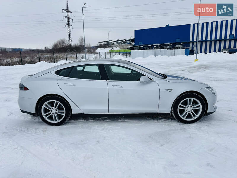 Лифтбек Tesla Model S 2015 в Ровно фото 9 Лифтбек Tesla Model S 2015 в Ровно