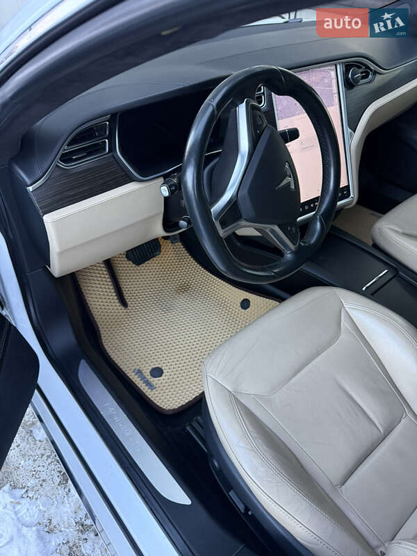 Лифтбек Tesla Model S 2016 в Харькове