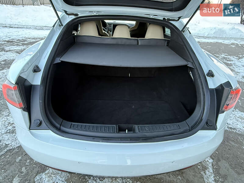 Лифтбек Tesla Model S 2016 в Харькове