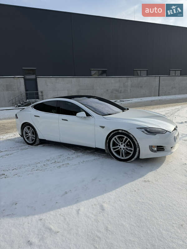 Ліфтбек Tesla Model S 2015 в Києві