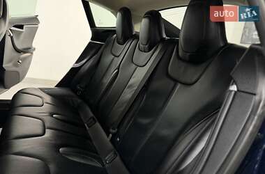 Лифтбек Tesla Model S 2015 в Дрогобыче