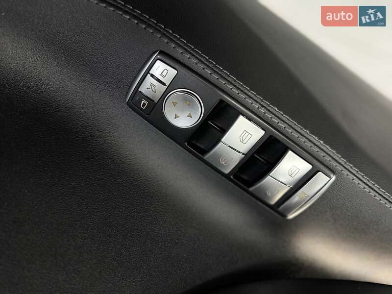 Лифтбек Tesla Model S 2015 в Дрогобыче