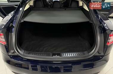 Лифтбек Tesla Model S 2015 в Дрогобыче