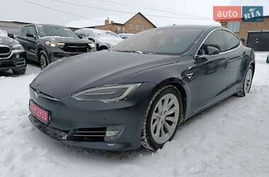 Ліфтбек Tesla Model S 2017 в Підгайцях