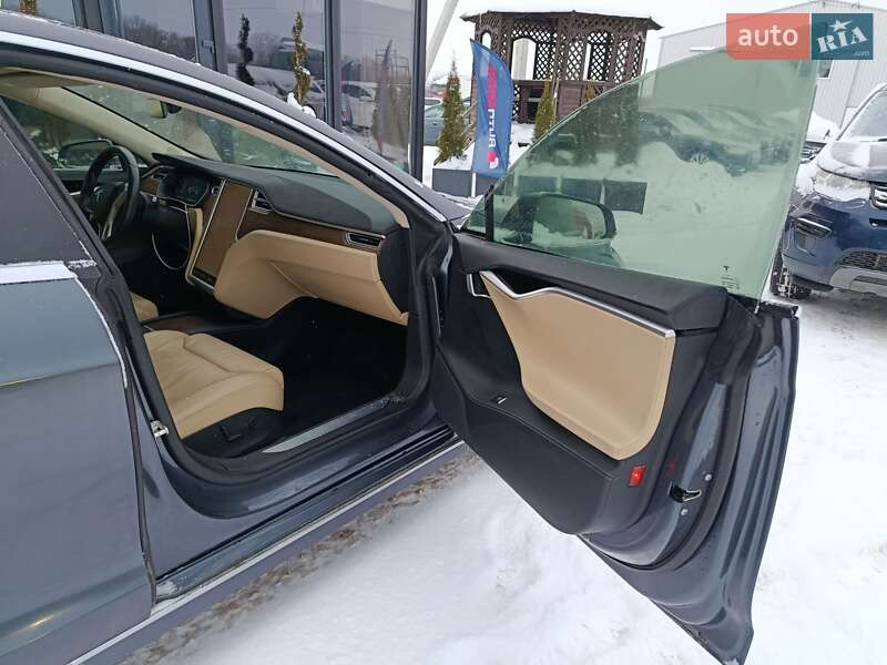 Лифтбек Tesla Model S 2017 в Подгайцах фото 12 Лифтбек Tesla Model S 2017 в Подгайцах