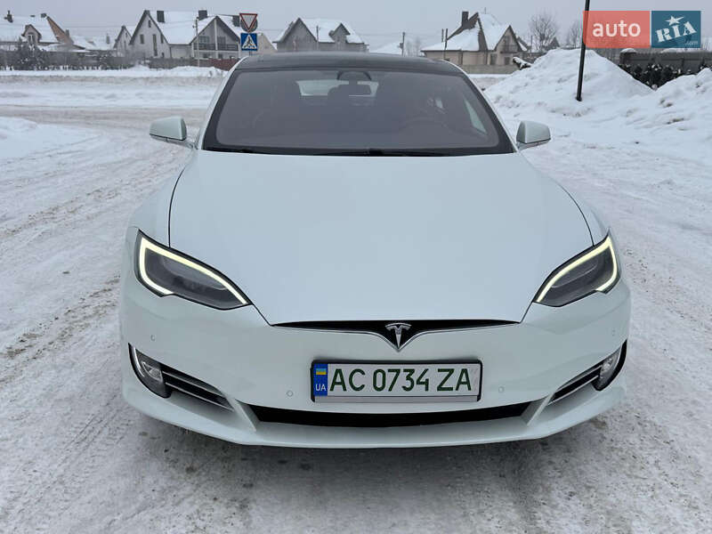 Ліфтбек Tesla Model S 2018 в Луцьку