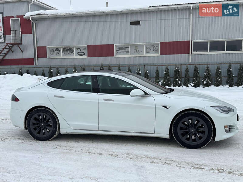 Ліфтбек Tesla Model S 2018 в Луцьку