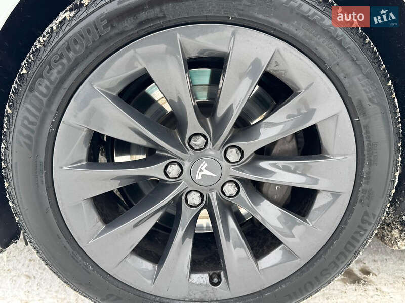 Ліфтбек Tesla Model S 2018 в Луцьку