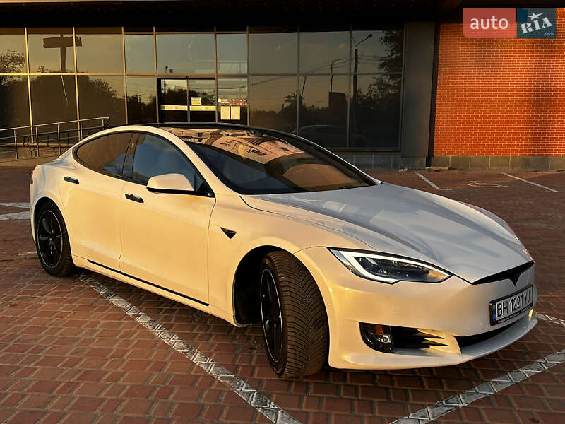 Ліфтбек Tesla Model S 2020 в Одесі