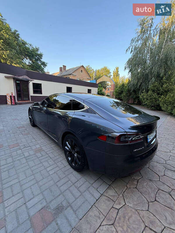 Ліфтбек Tesla Model S 2018 в Дніпрі фото 5 Ліфтбек Tesla Model S 2018 в Дніпрі