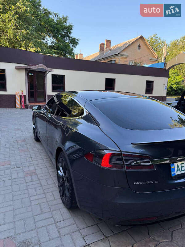 Ліфтбек Tesla Model S 2018 в Дніпрі фото 13 Ліфтбек Tesla Model S 2018 в Дніпрі