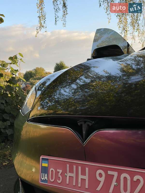 Лифтбек Tesla Model S 2016 в Луцке фото 4 Лифтбек Tesla Model S 2016 в Луцке