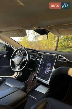 Лифтбек Tesla Model S 2016 в Луцке