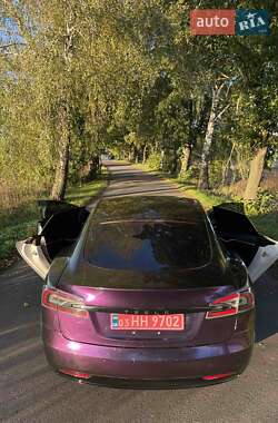 Лифтбек Tesla Model S 2016 в Луцке