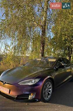 Лифтбек Tesla Model S 2016 в Луцке