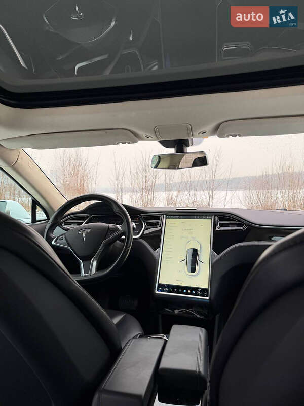 Лифтбек Tesla Model S 2014 в Киеве