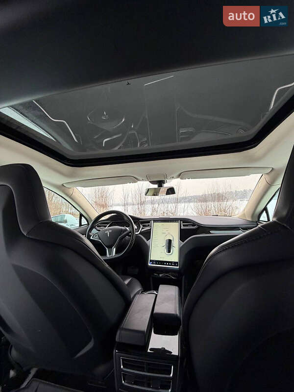 Лифтбек Tesla Model S 2014 в Киеве