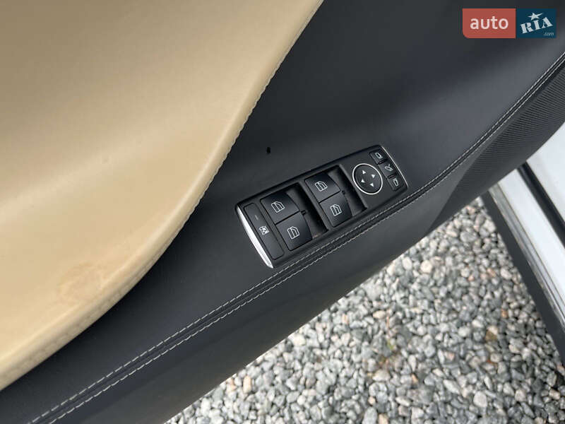 Ліфтбек Tesla Model S 2015 в Дніпрі фото 20 Ліфтбек Tesla Model S 2015 в Дніпрі