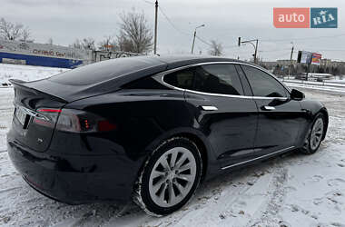 Лифтбек Tesla Model S 2017 в Кривом Роге