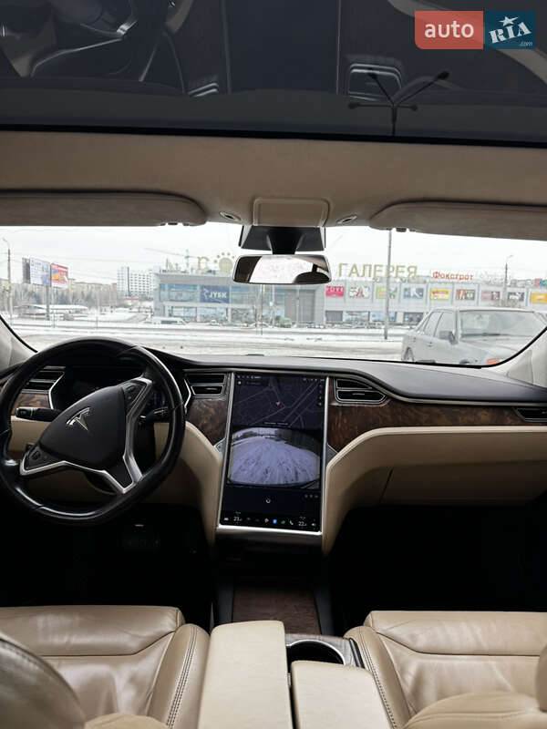 Ліфтбек Tesla Model S 2017 в Кривому Розі
