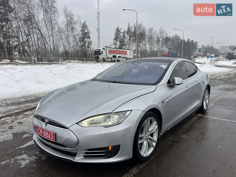Ліфтбек Tesla Model S 2016 в Ковелі