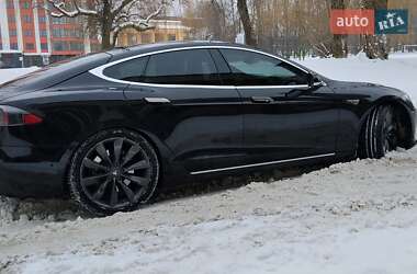Лифтбек Tesla Model S 2016 в Ивано-Франковске
