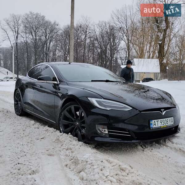 Ліфтбек Tesla Model S 2016 в Івано-Франківську