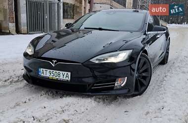 Лифтбек Tesla Model S 2016 в Ивано-Франковске
