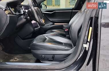 Лифтбек Tesla Model S 2016 в Ивано-Франковске