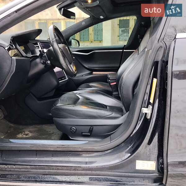 Ліфтбек Tesla Model S 2016 в Івано-Франківську
